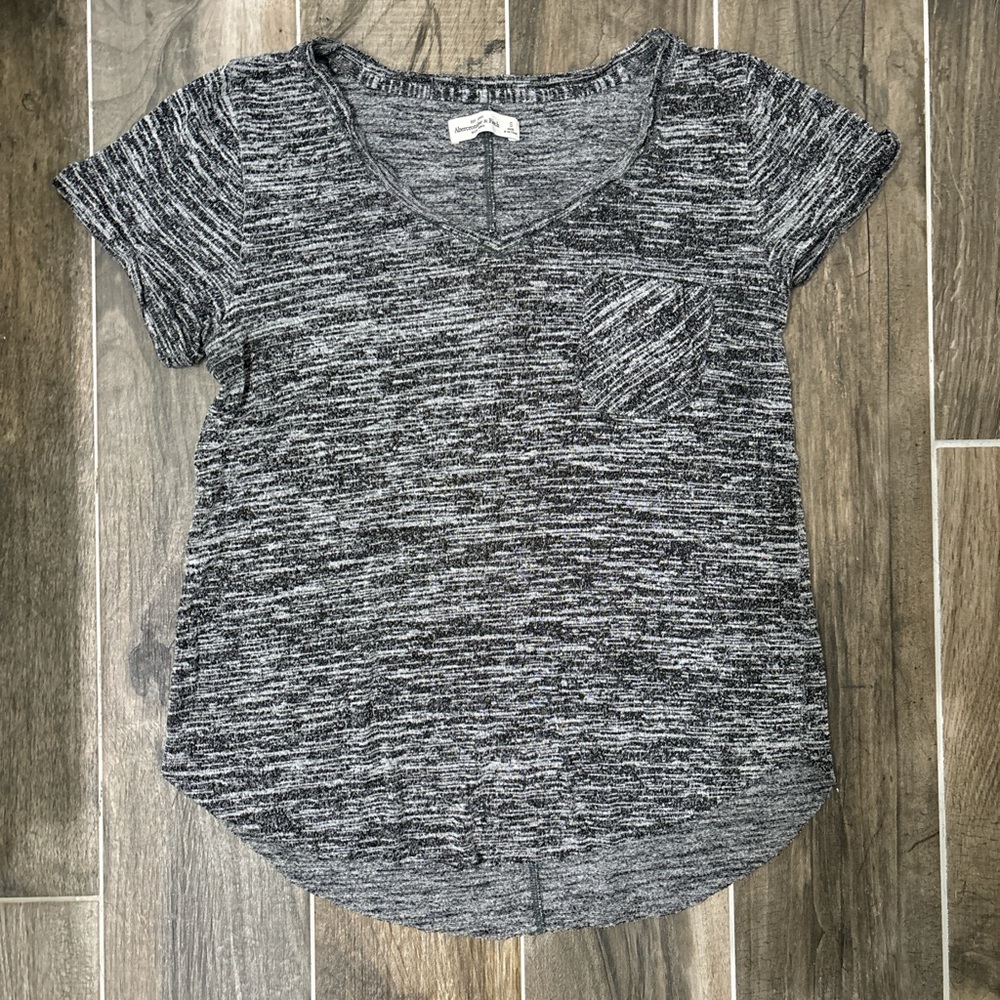 Abercrombie & Fitch gray and black v-neck tshirt